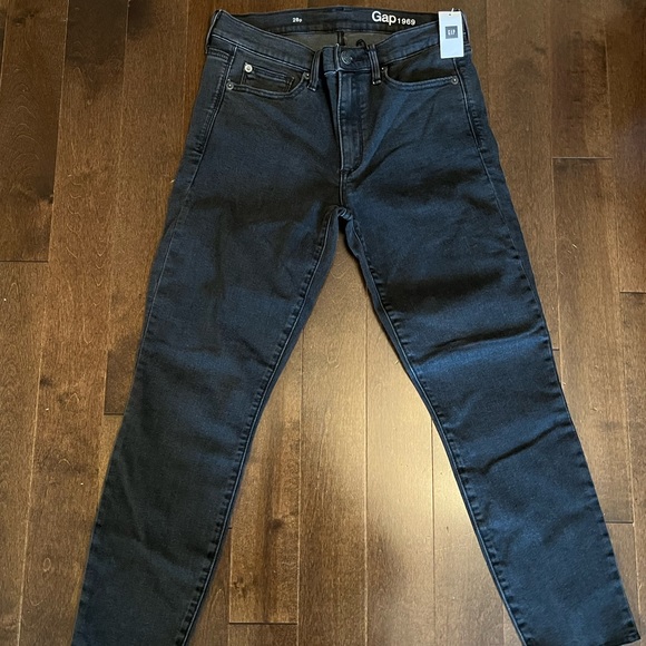 NWT - Gap mid Rise Slim Jeans in Washwell faded black - Picture 3 of 6